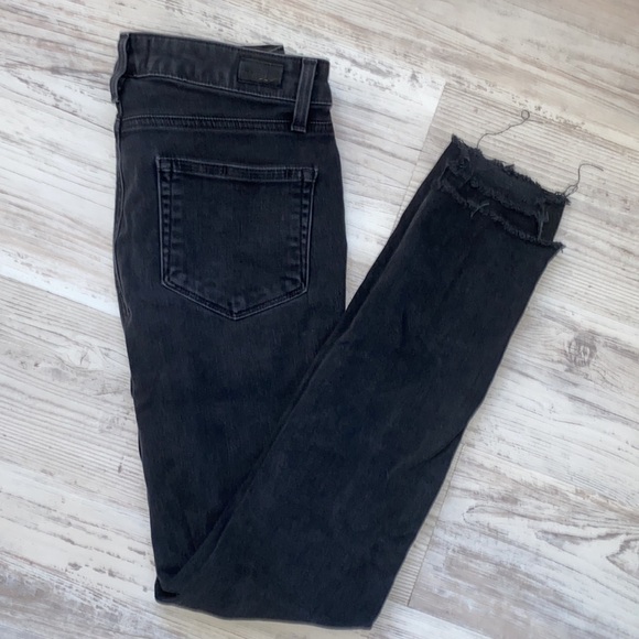 PAIGE | FADED BLK CROP SKINNY - Picture 2 of 6